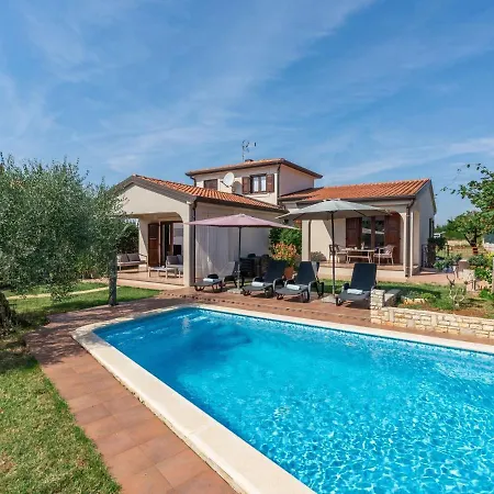 Adorable House With Private Pool Semesterbostad *