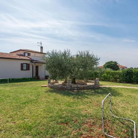 Adorable House With Private Pool Filipac