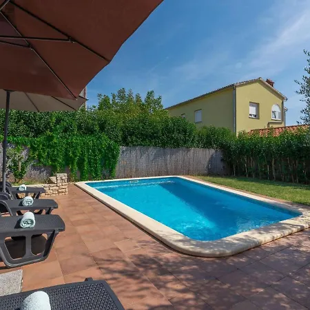 Feriehus Adorable House With Private Pool Filipac