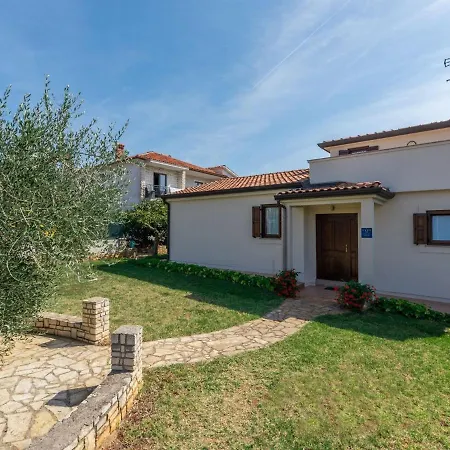 Holiday home Adorable House With Private Pool